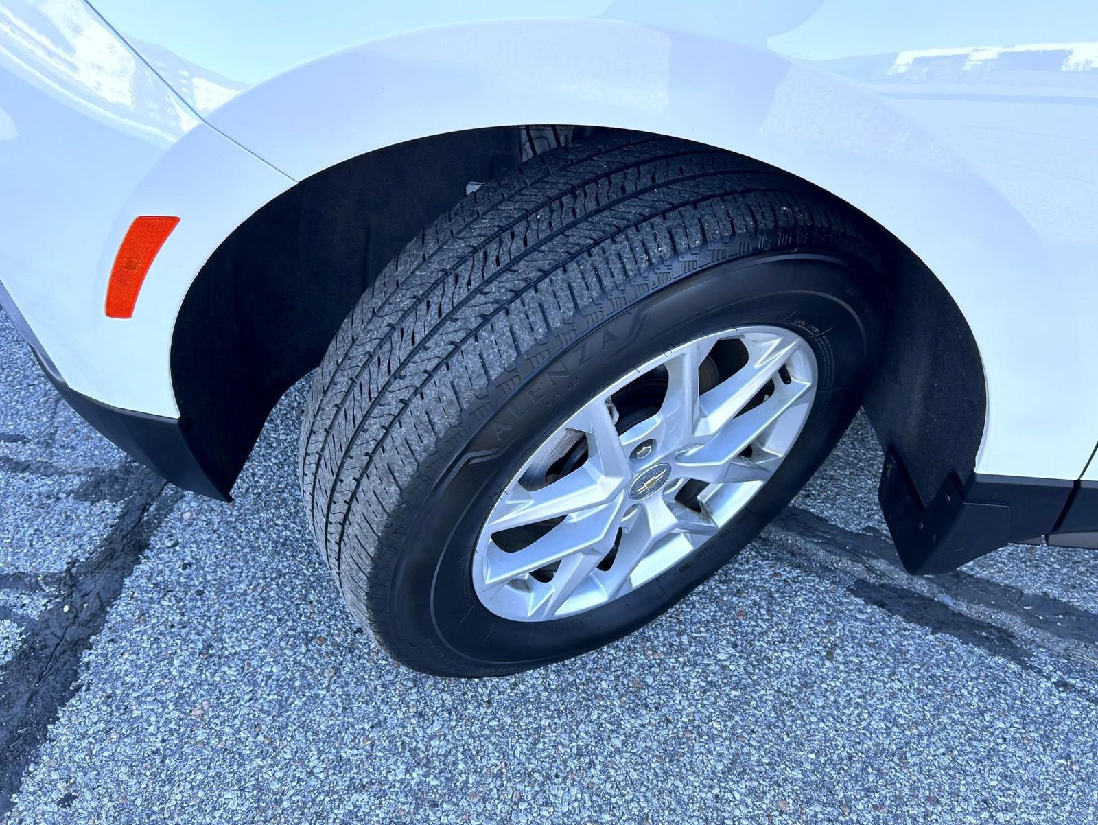 Certified 2024 Chevrolet Equinox LT w/ LPO, Floor Liner Package image 23