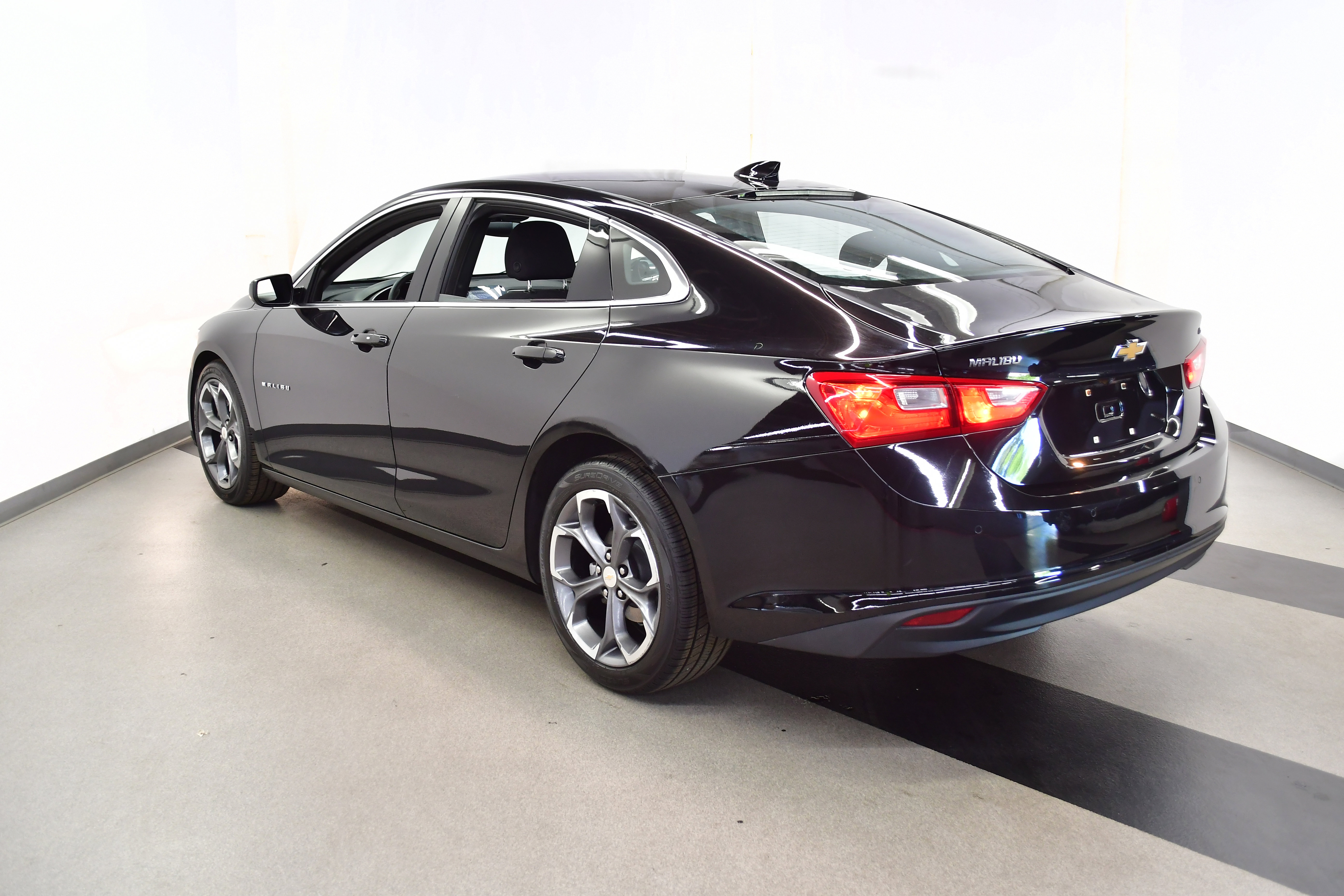 Used 2024 Chevrolet Malibu LT FWD image 5