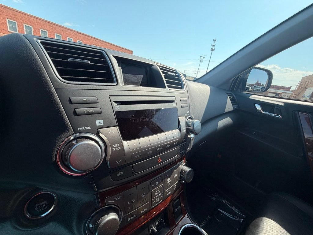 Used 2012 Toyota Highlander Limited FWD image 25