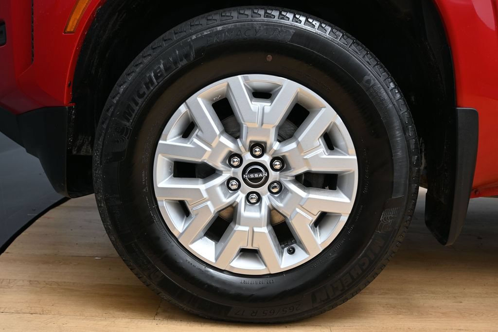 Used 2022 Nissan Frontier SV RWD image 9