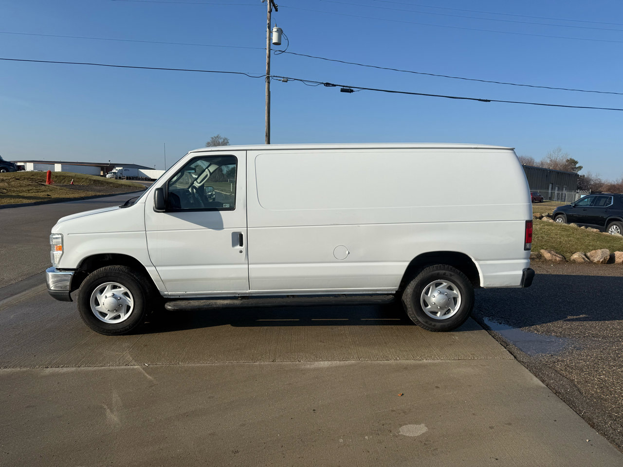 Used 2014 Ford E-250 and Econoline 250 E-250 Commercial w/ Power Group image 5
