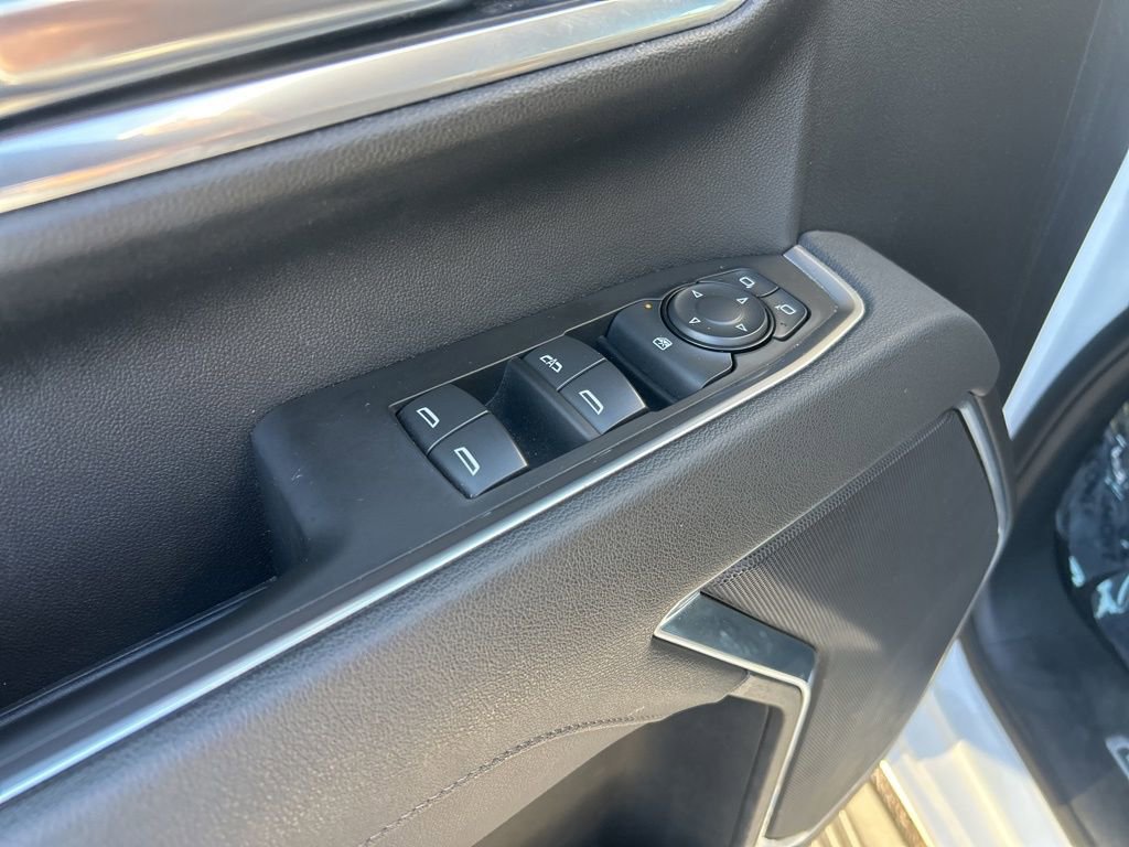 Used 2025 Chevrolet Silverado 2500 LT w/ Convenience Package image 34