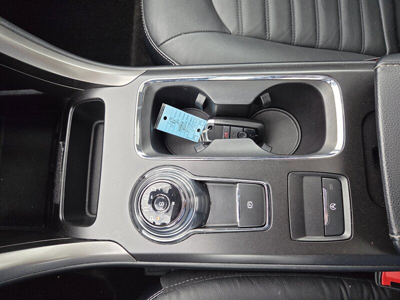 Used 2018 Ford Fusion SE w/ Fusion SE Technology Package FWD image 21