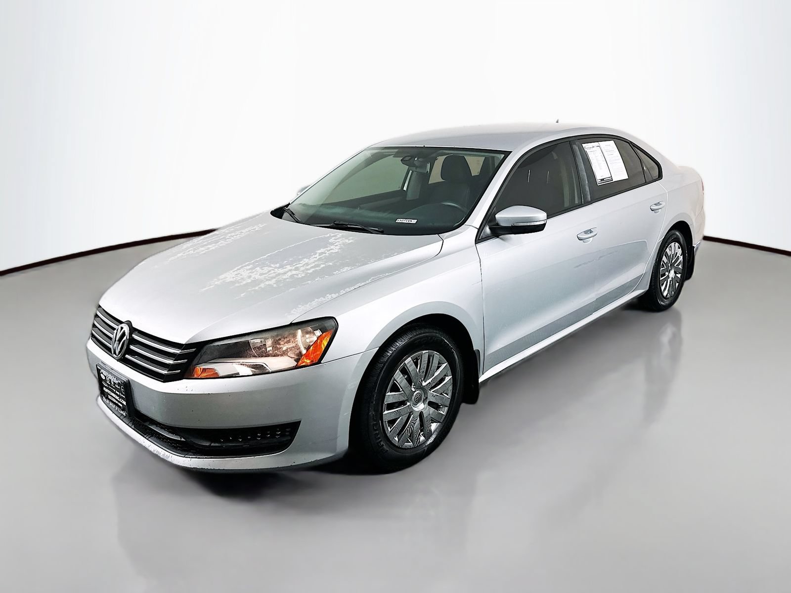 Used 2015 Volkswagen Passat 1.8T S FWD image 3
