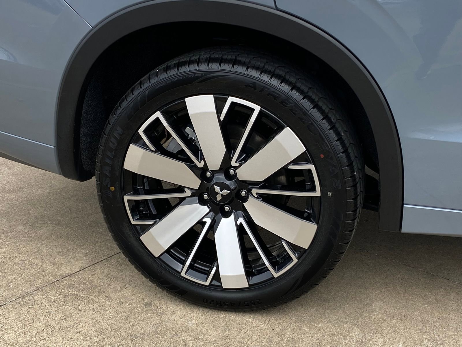 Used 2025 Mitsubishi Outlander SEL image 8