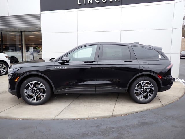 New 2026 Lincoln Nautilus Premier w/ Jet Appearance Package AWD/4WD image 9