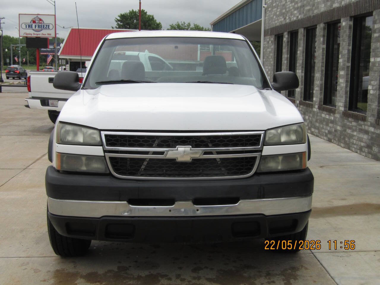 Used 2006 Chevrolet Silverado 2500 W/T RWD image 3