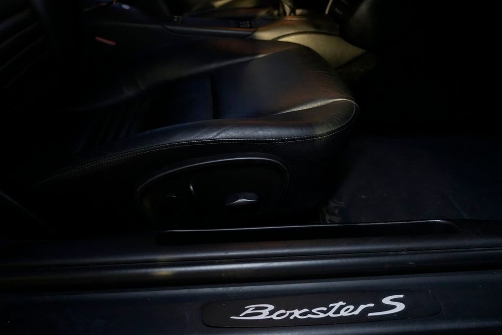 Used 2004 Porsche Boxster S image 29