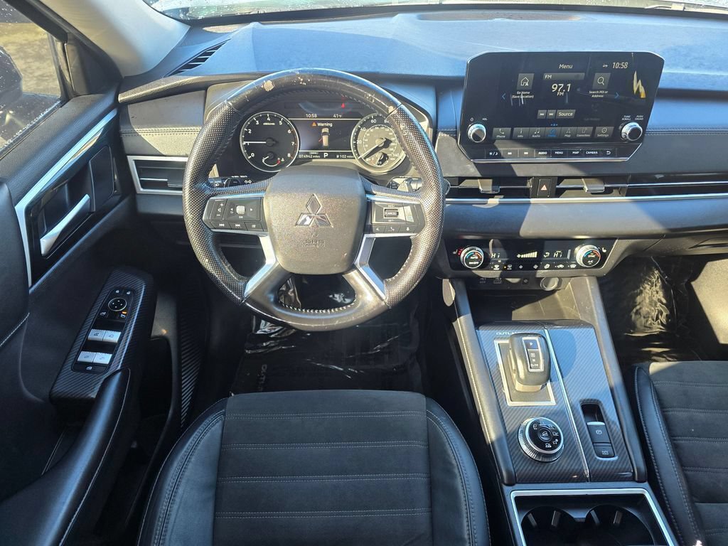 Used 2022 Mitsubishi Outlander SE AWD/4WD image 2