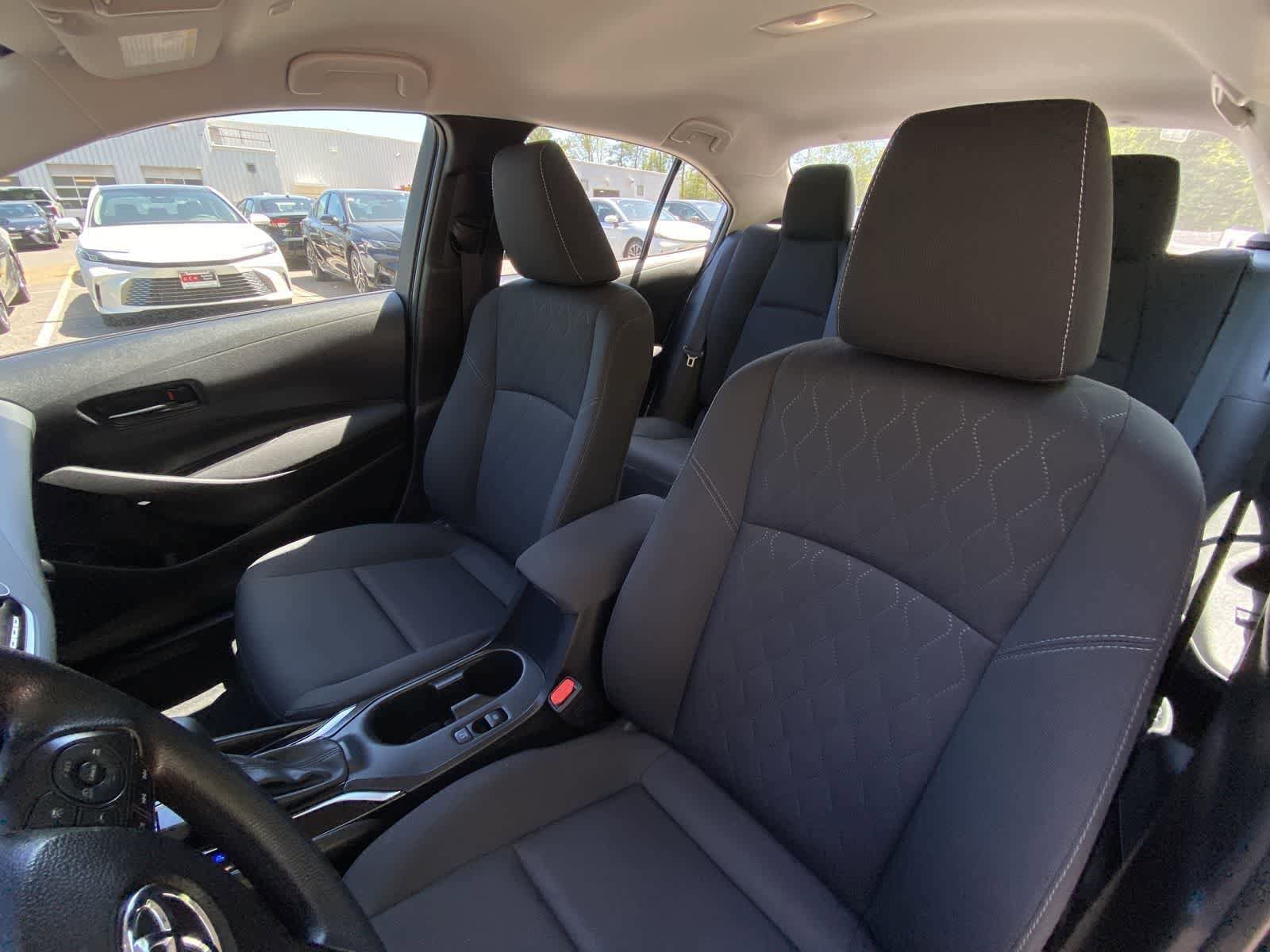 Used 2025 Toyota Corolla LE FWD image 34
