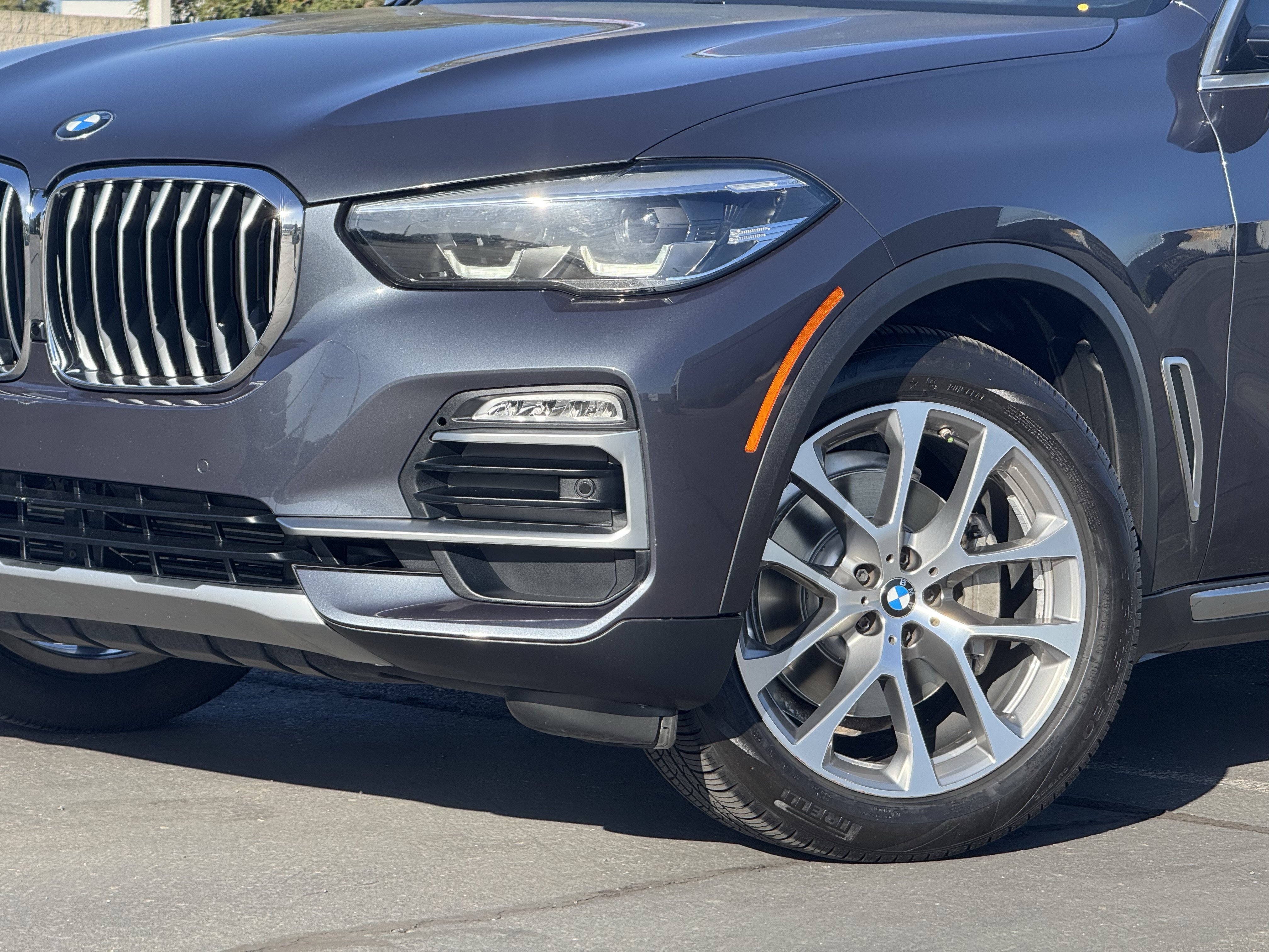 Used 2019 BMW X5 xDrive40i w/ Premium Package 2 AWD/4WD image 3