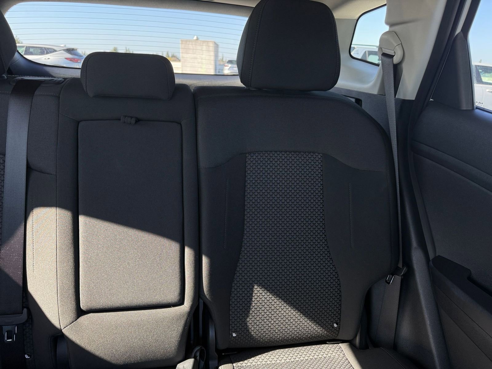 Used 2025 Kia Sportage LX image 36