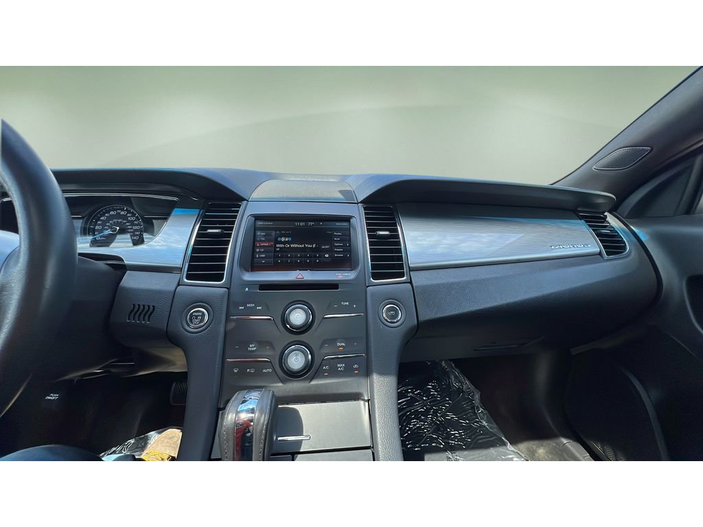 Used 2015 Ford Taurus SEL w/ Equipment Group 201A FWD image 17