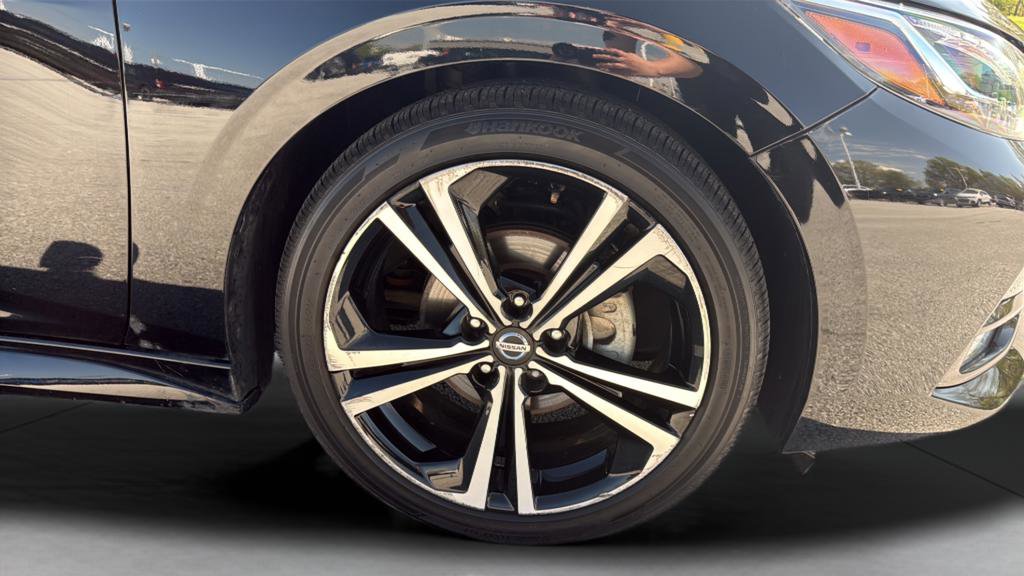 Used 2022 Nissan Sentra SR w/ SR Premium Package FWD image 27