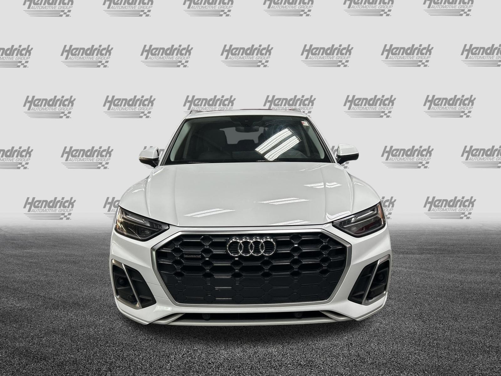 Used 2023 Audi Q5 2.0T Premium w/ Convenience Package AWD/4WD image 3