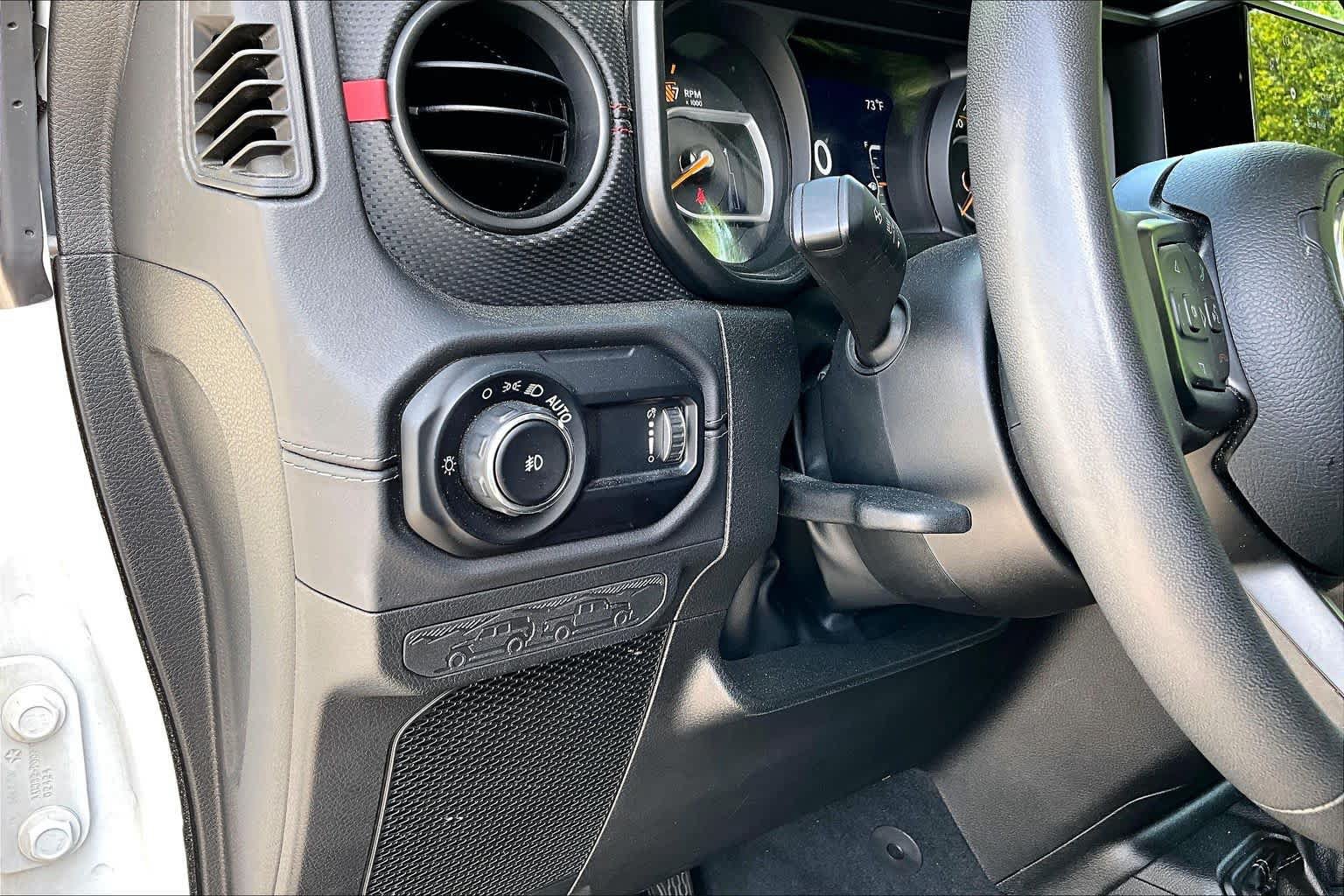 Used 2025 Jeep Wrangler Unlimited Rubicon AWD/4WD image 35