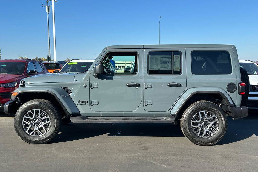 New 2026 Jeep Wrangler Unlimited Sahara AWD/4WD image 7