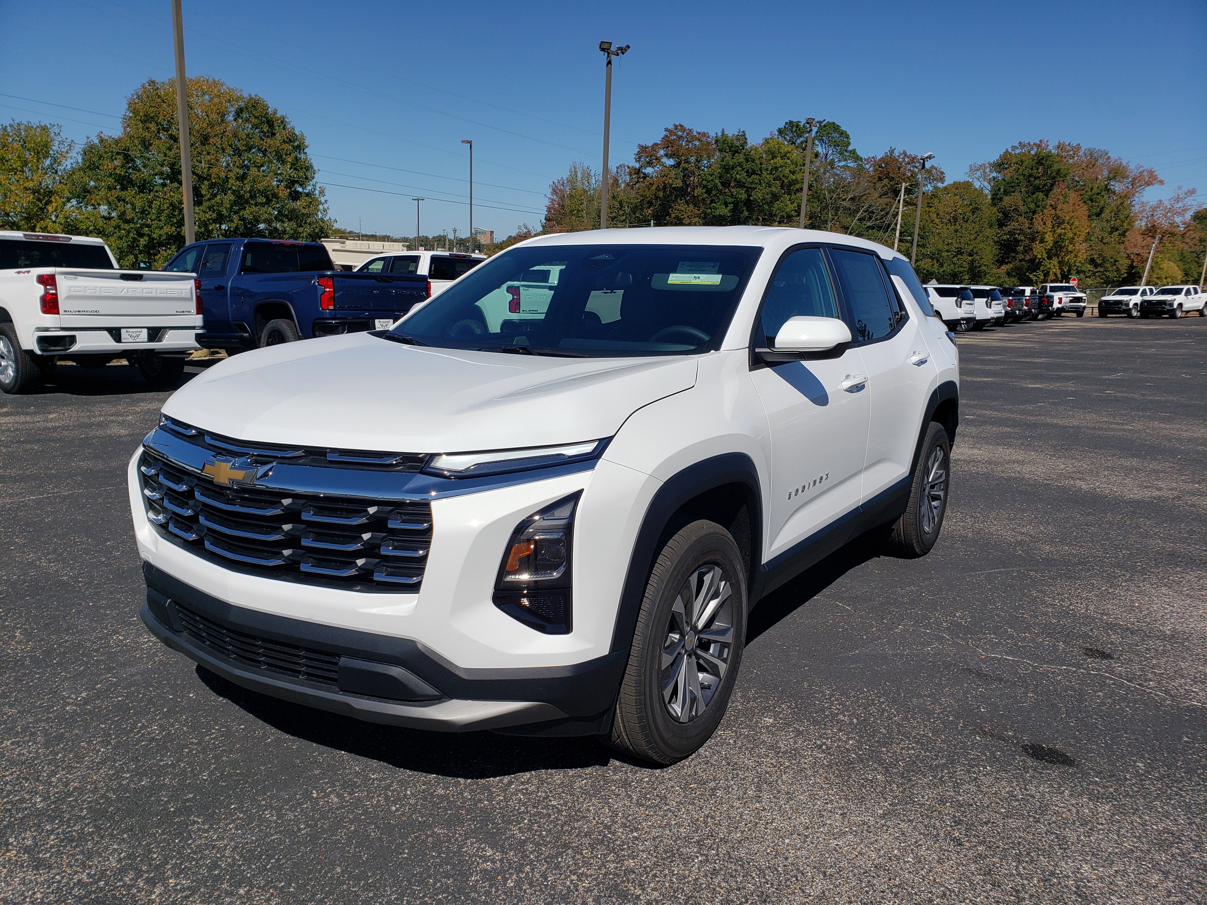 New 2026 Chevrolet Equinox LT w/ Convenience Package II image 2