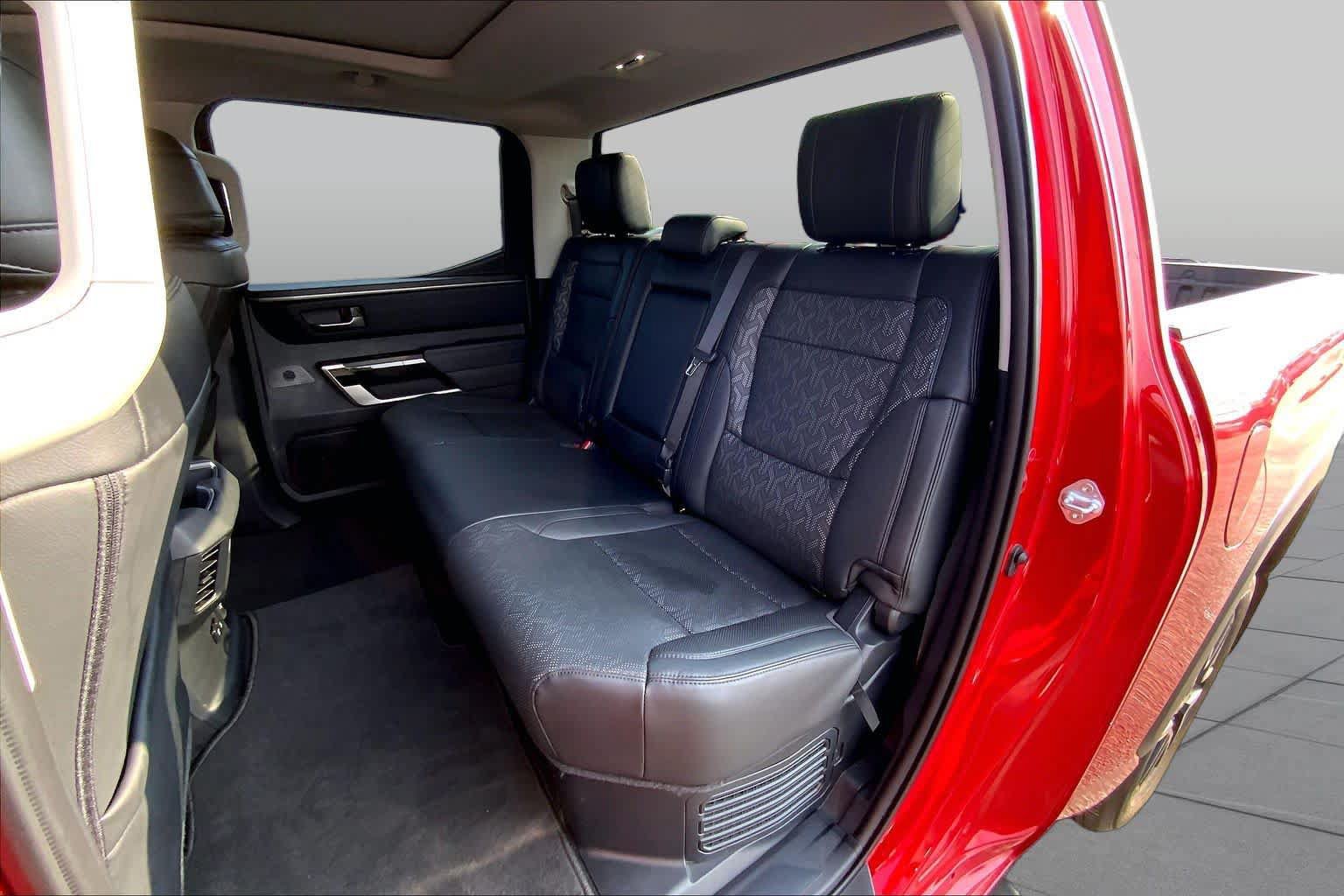 Used 2024 Toyota Tundra Limited AWD/4WD image 21