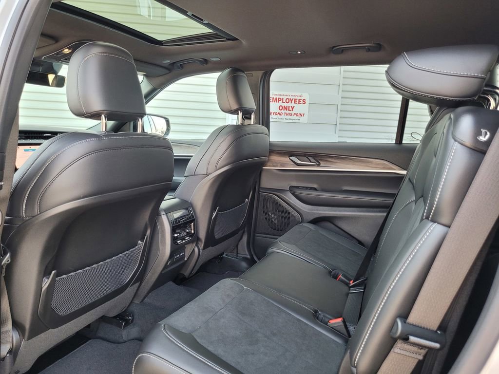New 2026 Jeep Grand Cherokee L 2WD image 13
