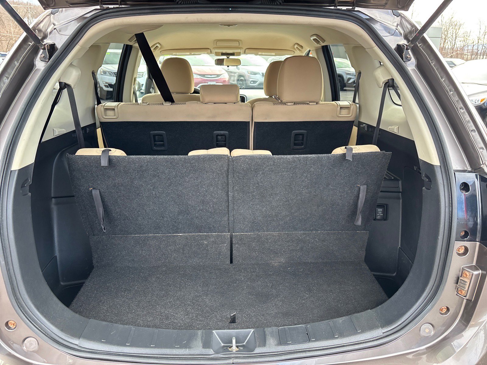 Used 2020 Mitsubishi Outlander ES image 17