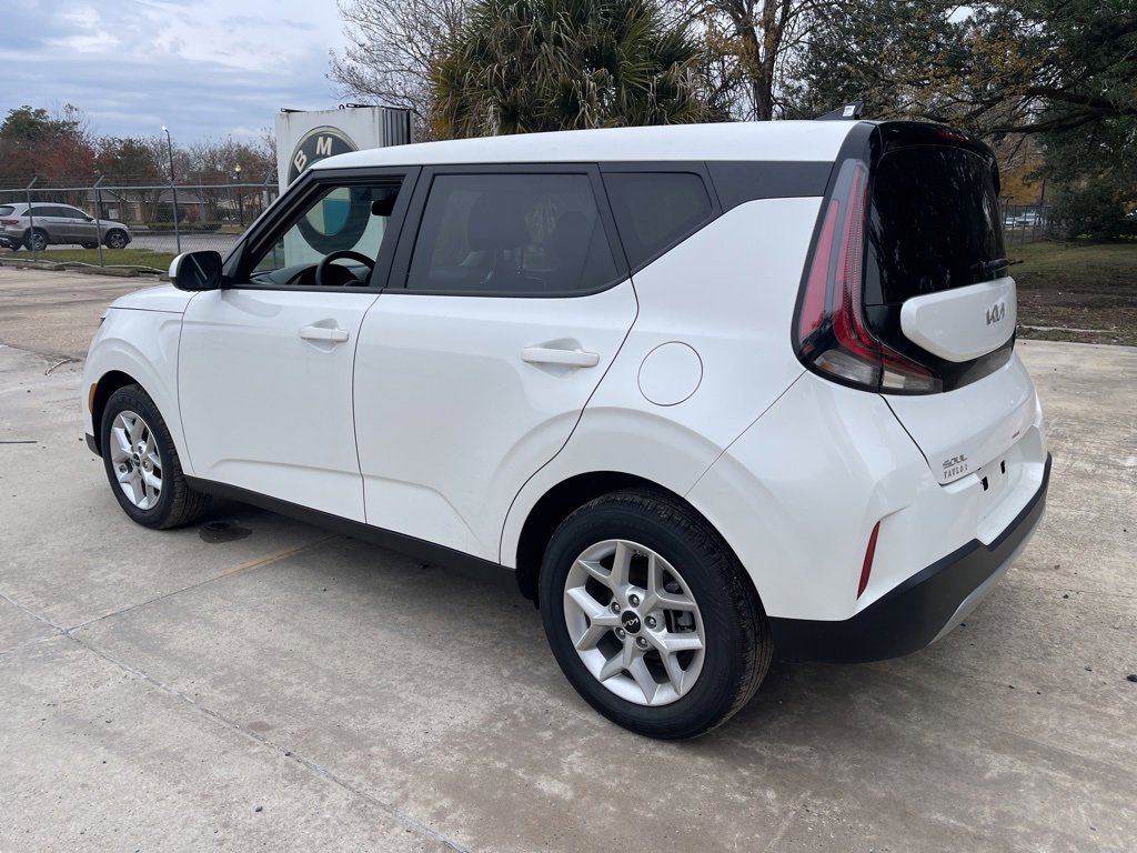 Used 2025 Kia Soul LX w/ LX Technology Package image 6