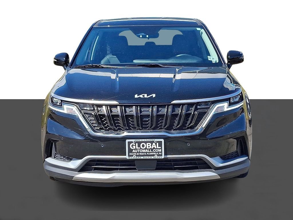 Used 2024 Kia Carnival EX image 2
