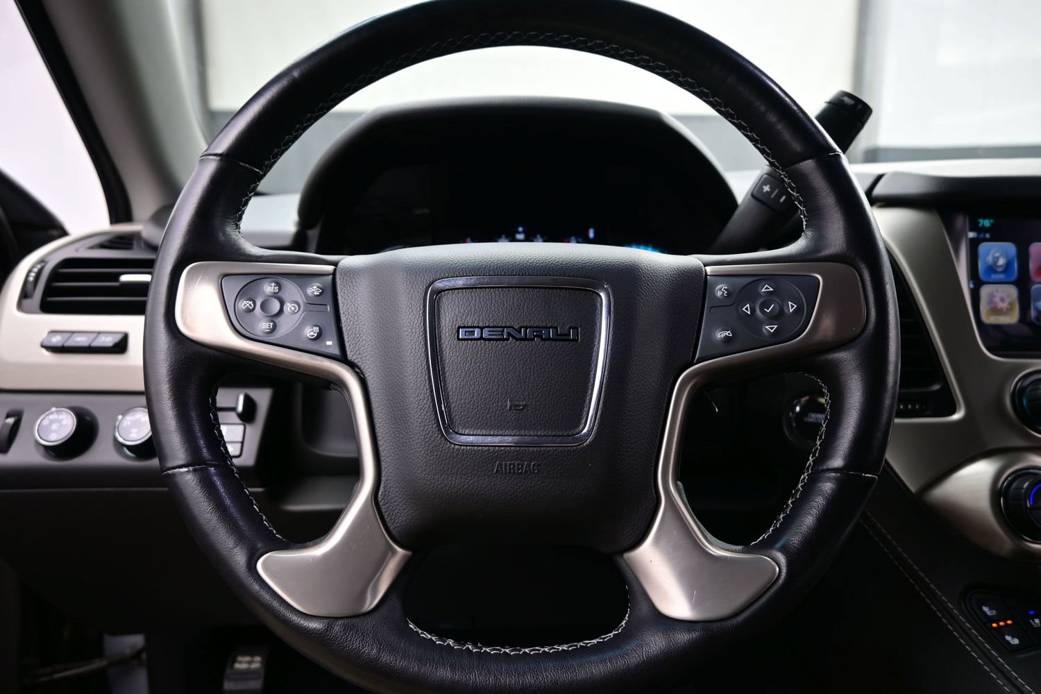 Used 2019 GMC Yukon Denali w/ Denali Ultimate Package AWD/4WD image 26