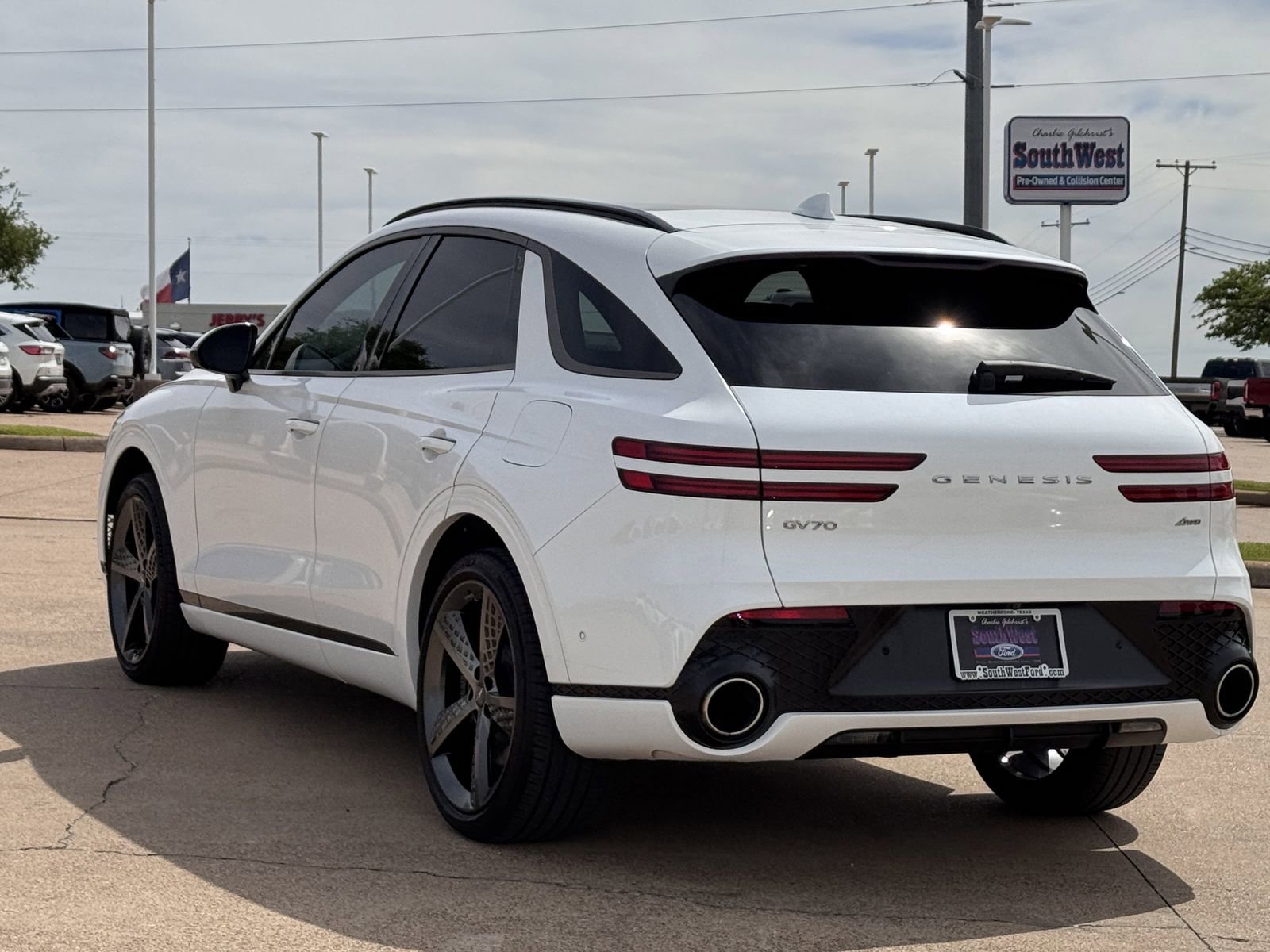 Used 2023 Genesis GV70 2.5T w/ Sport Prestige Package image 6