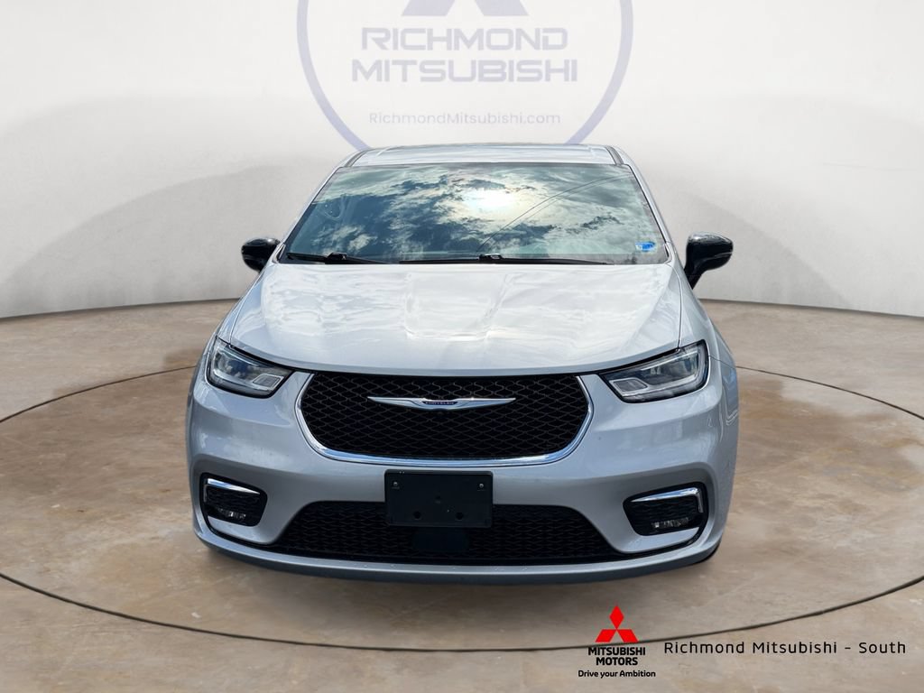 Used 2024 Chrysler Pacifica Limited FWD image 8