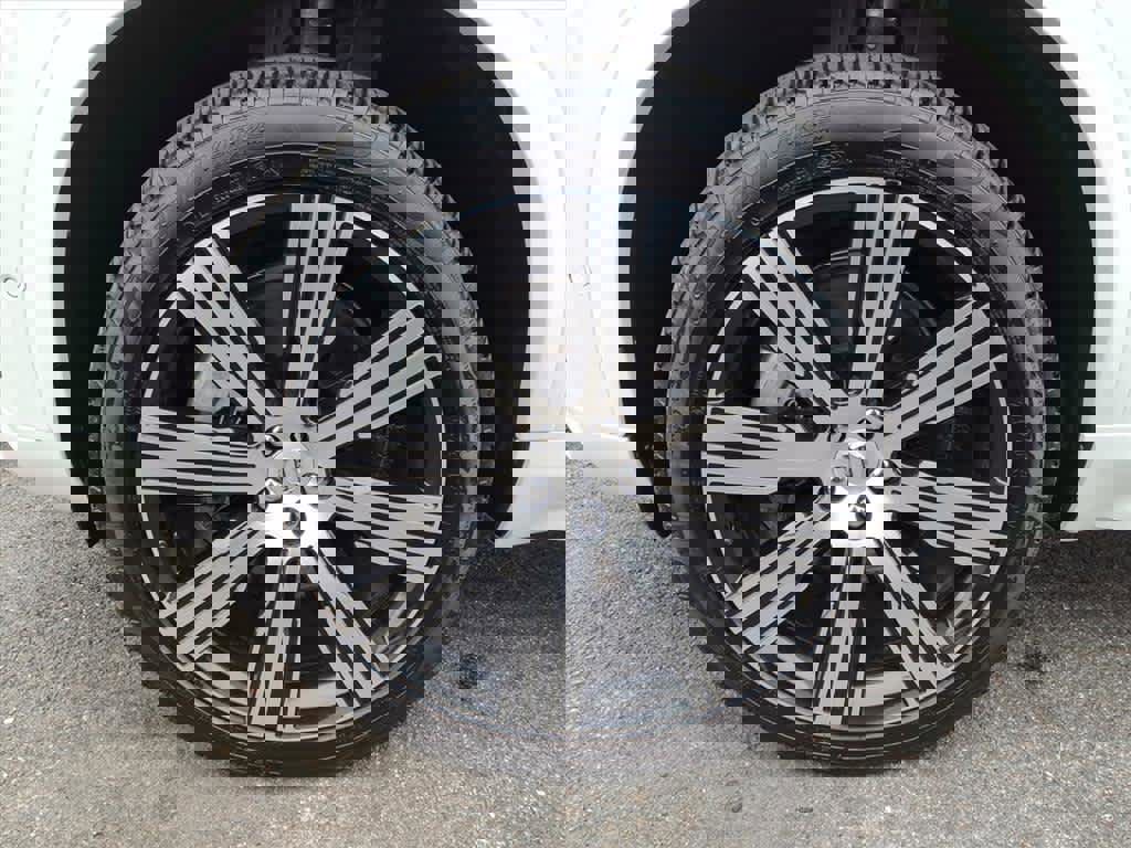 Used 2024 Volvo XC90 T8 Plus image 15