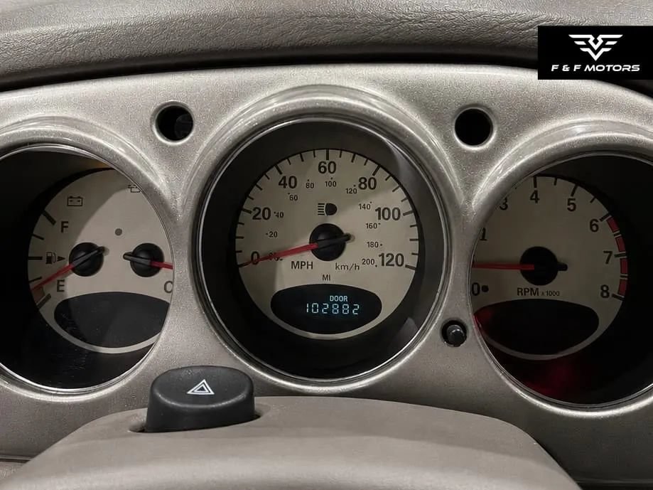 Used 2004 Chrysler PT Cruiser FWD image 12
