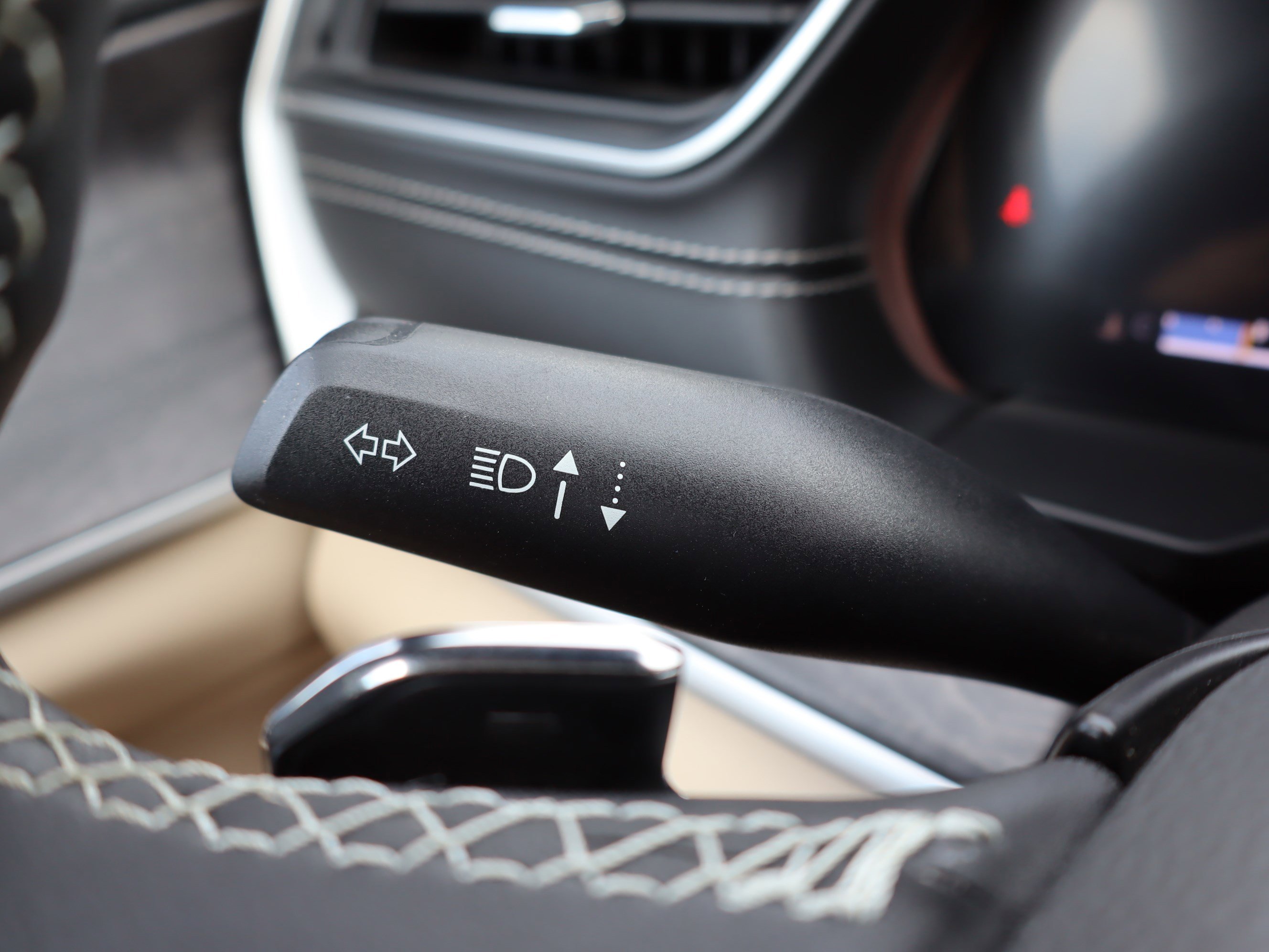 Used 2023 Jeep Grand Cherokee L Limited image 21