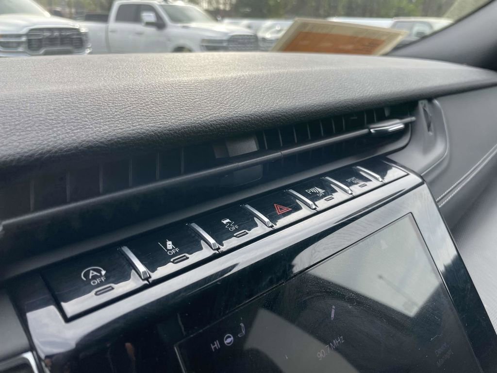 Certified 2025 Jeep Grand Cherokee Altitude image 41