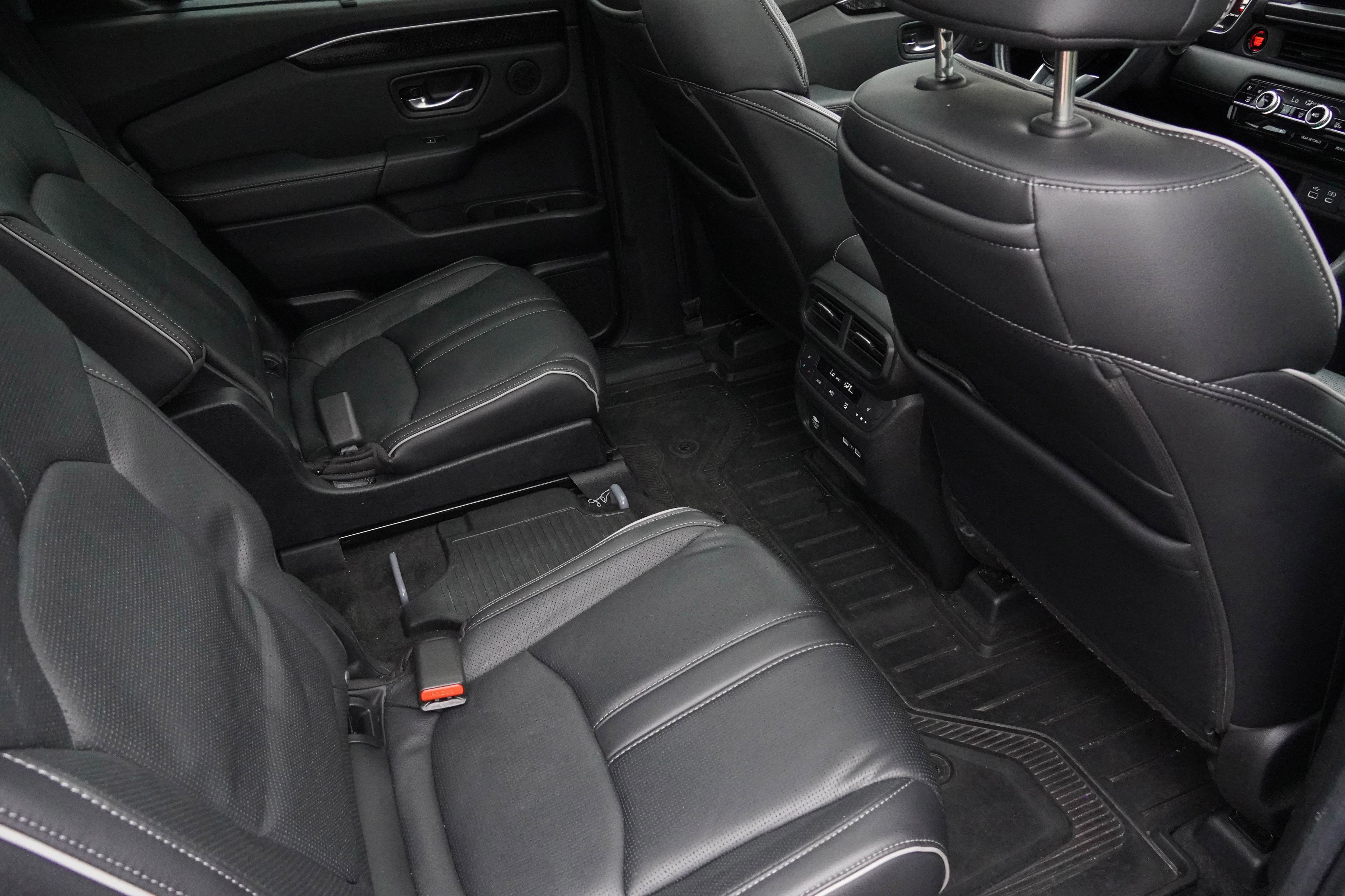 Used 2023 Honda Pilot Elite image 33