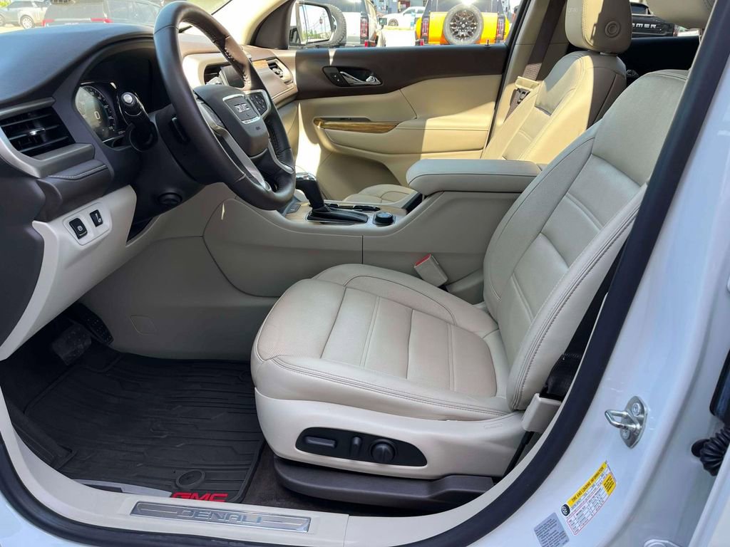 Used 2017 GMC Acadia Denali w/ Technology Package image 28