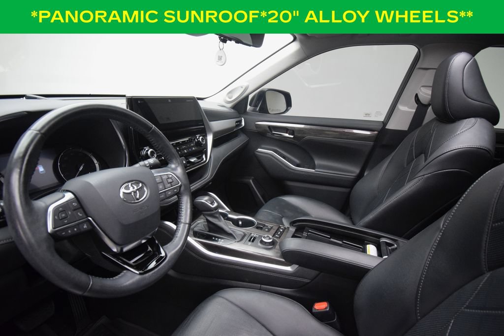 Used 2020 Toyota Highlander Platinum AWD/4WD image 4
