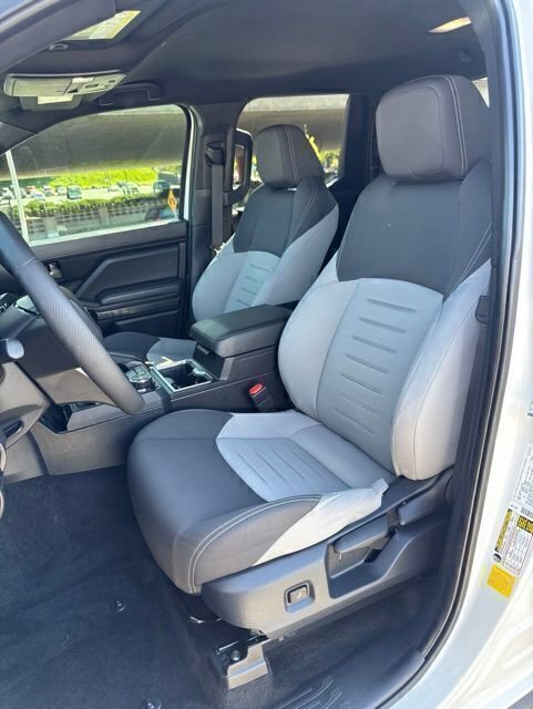Certified 2025 Toyota Tacoma TRD Off-Road AWD/4WD image 16