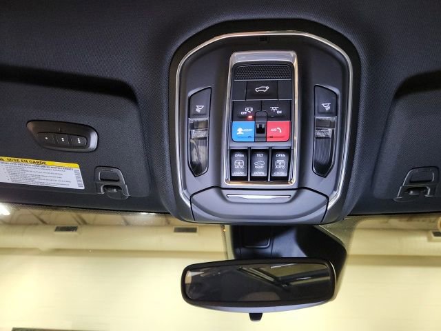 Used 2024 Jeep Grand Cherokee Limited w/ Black Appearance Package image 20