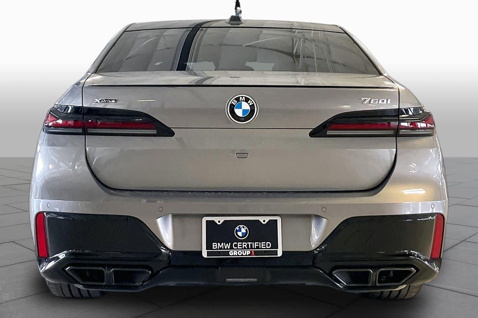Certified 2024 BMW 760i xDrive AWD/4WD image 4