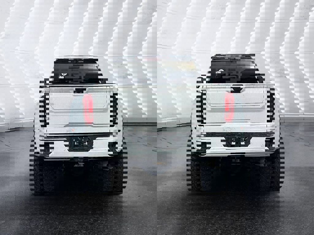 Used 2021 GMC Sierra 3500 Denali w/ Denali Ultimate Package image 5