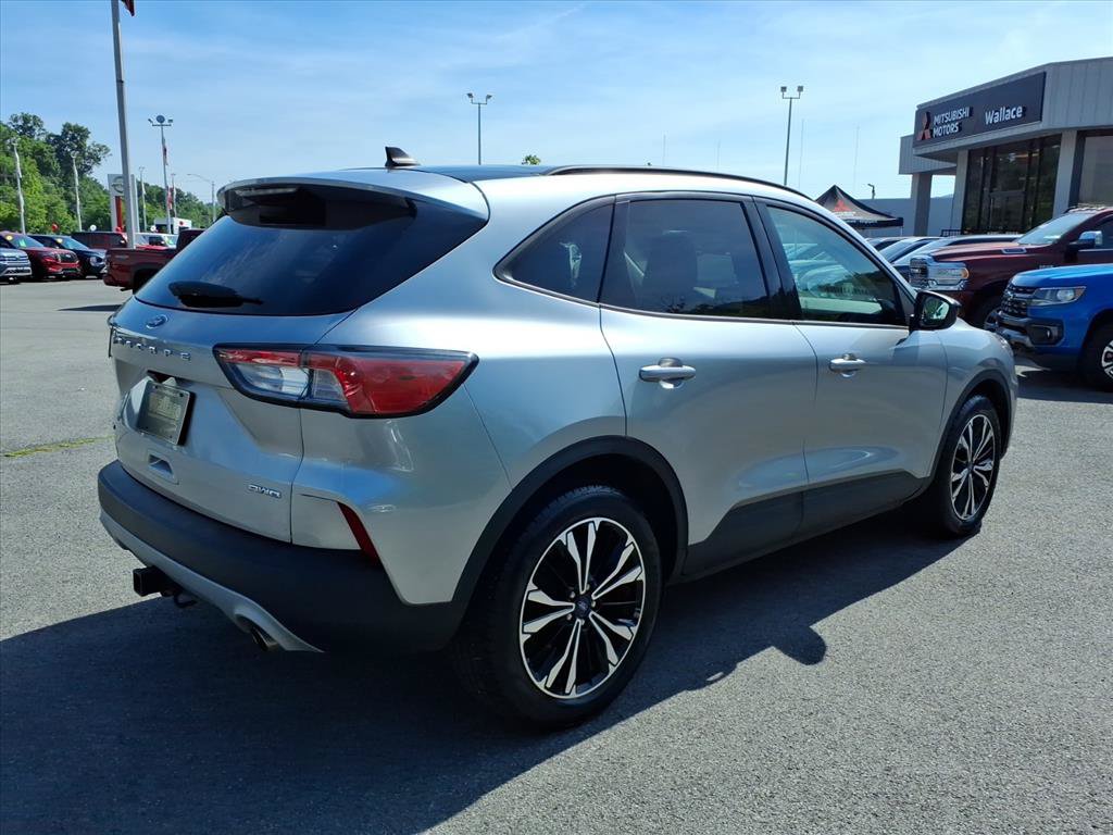 Used 2022 Ford Escape SE w/ SE Sport Appearance Package AWD/4WD image 5
