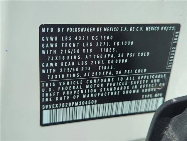 Used 2023 Volkswagen Taos SE w/ Panoramic Sunroof Package FWD image 24