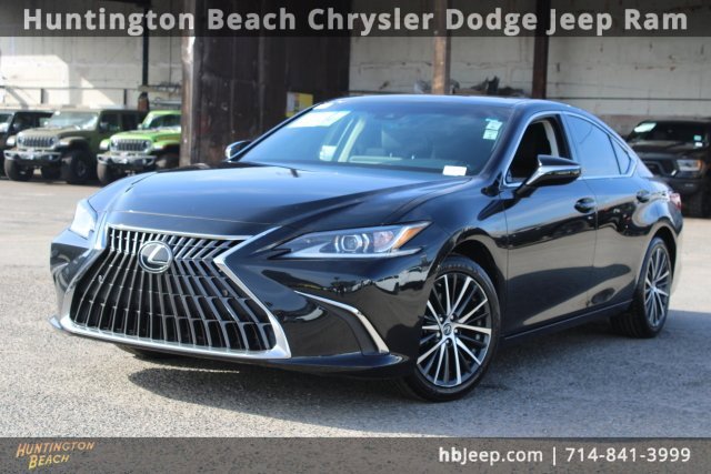 Used 2023 Lexus ES 350 w/ Premium Package image 10