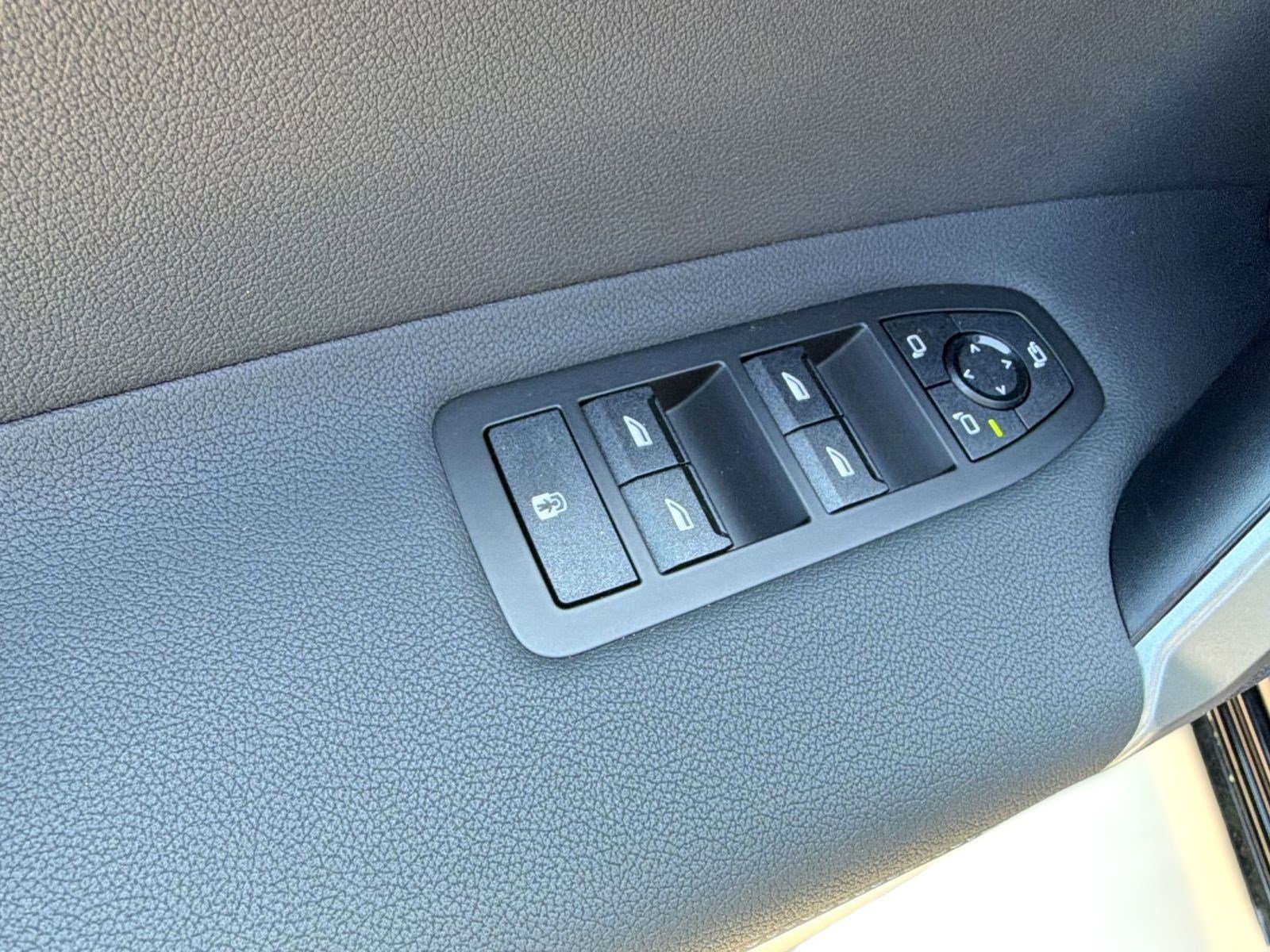 New 2026 BMW iX xDrive45 w/ M Sport Package AWD/4WD image 20