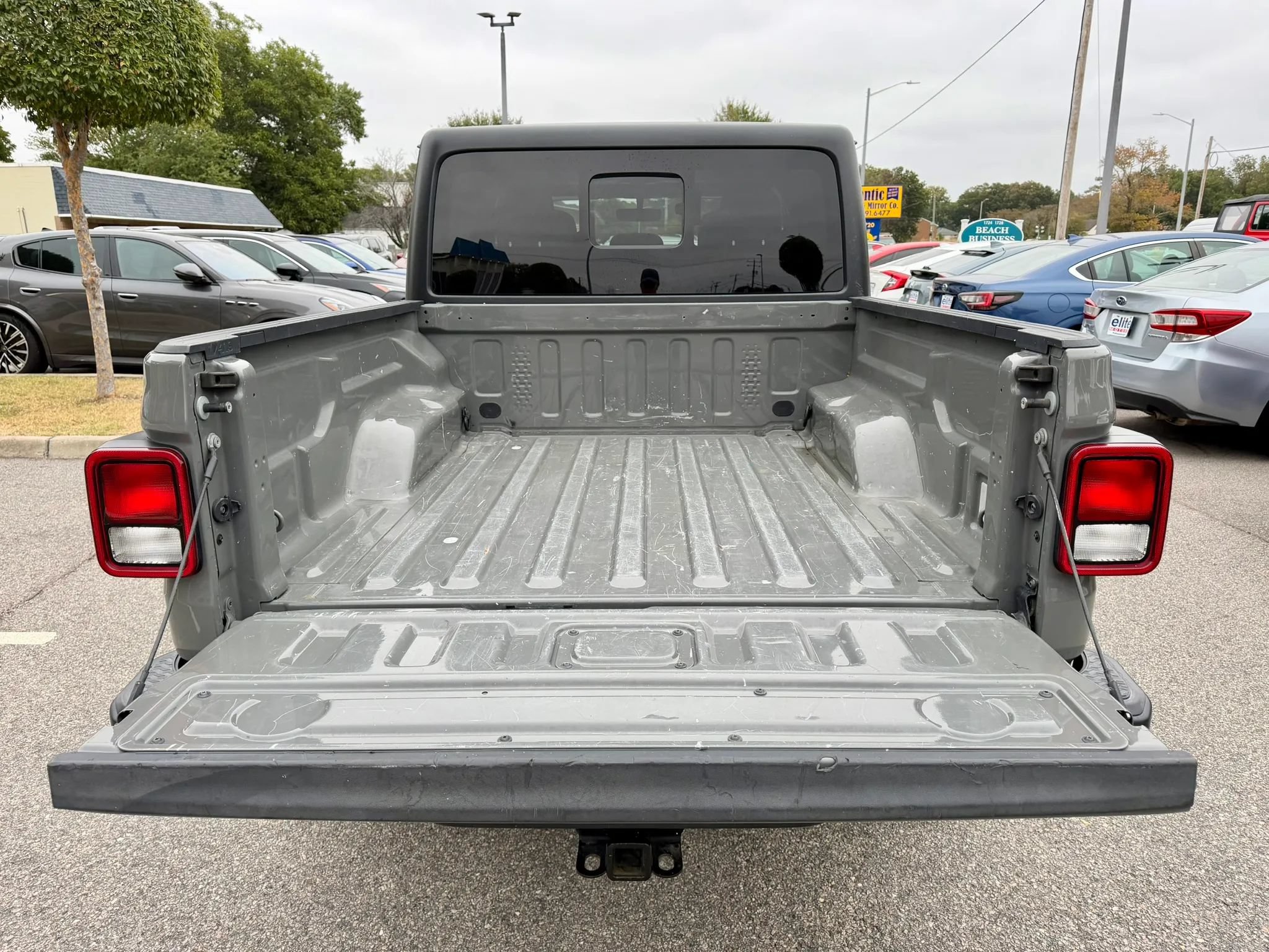 Used 2023 Jeep Gladiator Sport AWD/4WD image 10