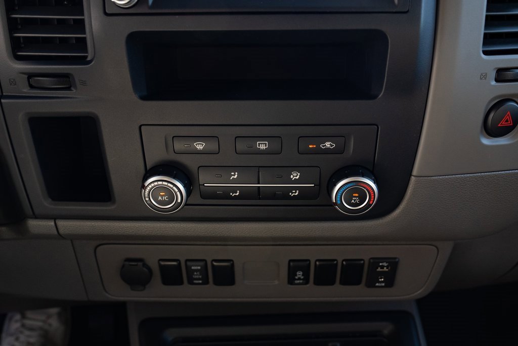 Used 2020 Nissan NV 3500 SV image 17