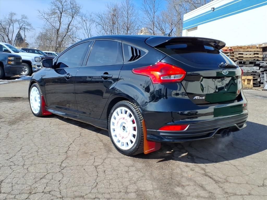 Used 2017 Ford Focus ST image 8