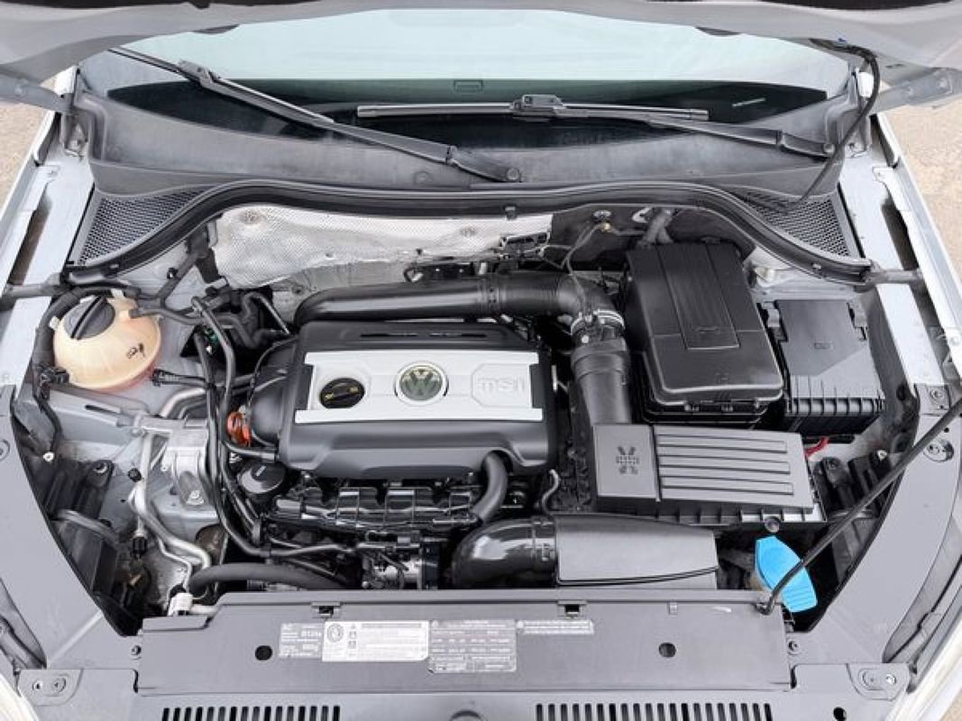 Used 2010 Volkswagen Tiguan S image 22