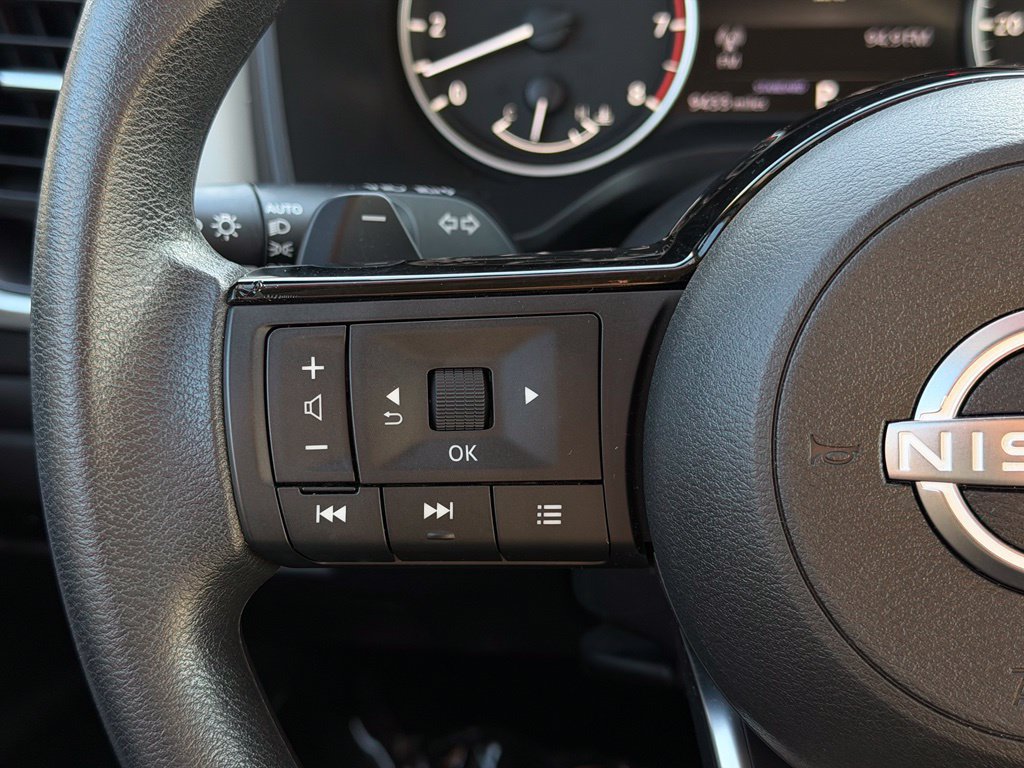 Used 2023 Nissan Rogue SV FWD image 25